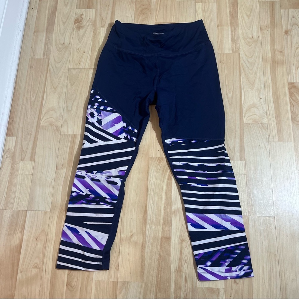 Calvin Klein Performance women's high-rise 7/8 length leggings in a navy Small‎
